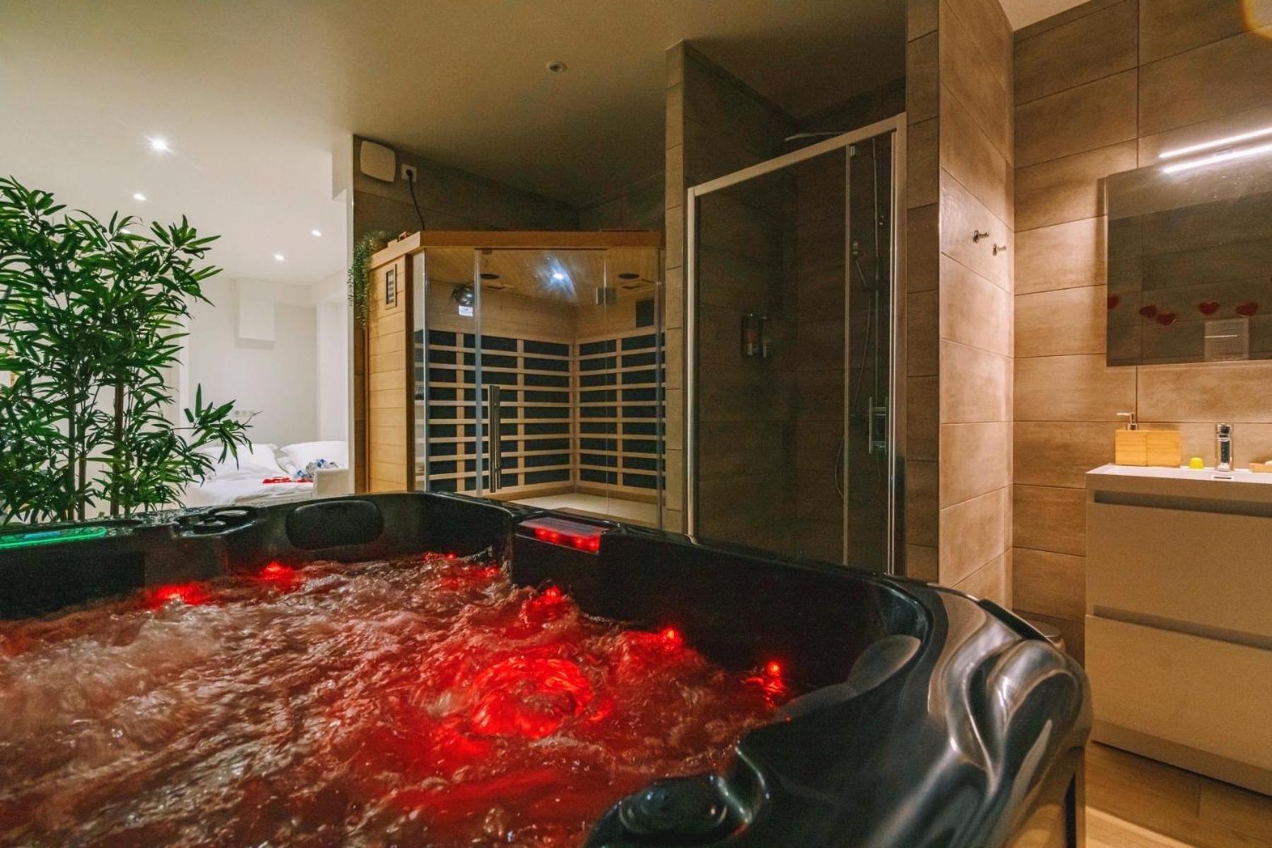 Spa Appartement O Temps Suspendu Reims Centre Sauna Et Jacuzzi Exterior foto